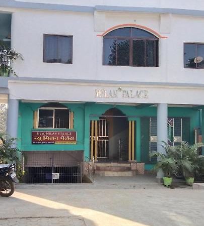 New Milan Palace, Deoghar Esterno foto