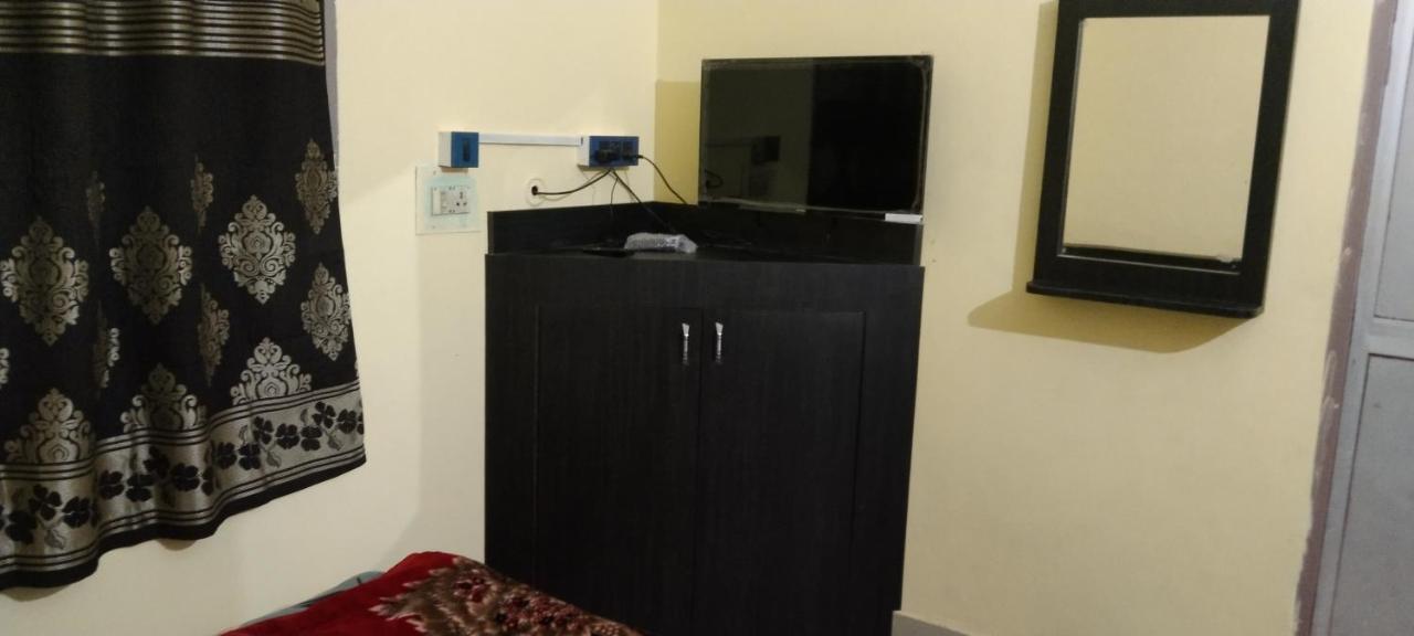 New Milan Palace, Deoghar Esterno foto